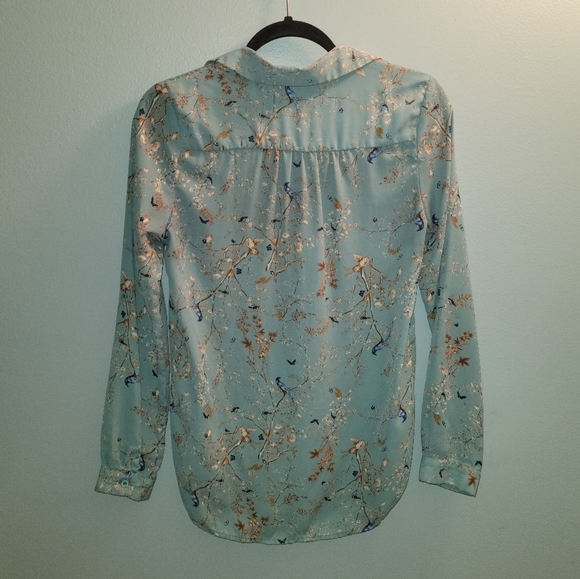 LE LIS Spring Button Down Top - Picture 2 of 7